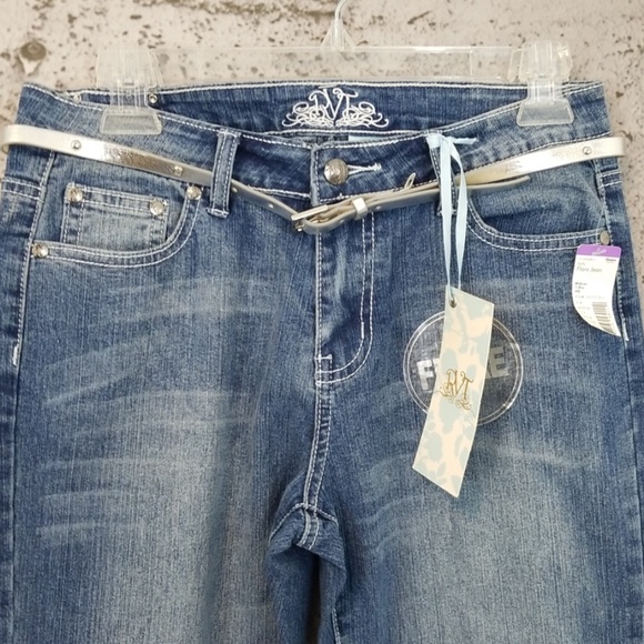 RVT Flare Jean's with Belt - Picture 2 of 8